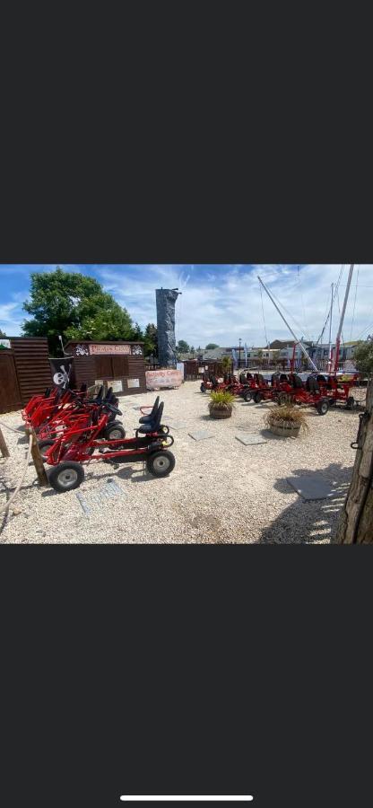 Summer Breeze Deluxe Caravan Rental Saint Osyth 外观 照片